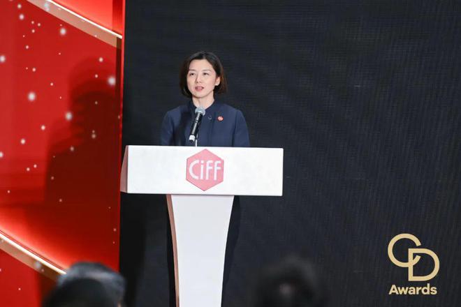 华钻之星」颁奖典礼（民用家具展专场）盛大举办AG真人游戏第一品牌CIFF广州 2025「(图6)